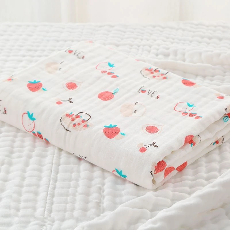 Bayi Menerima Selimut Warna Solid