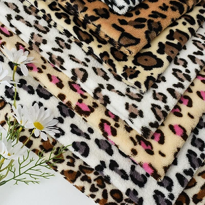 Kain flanel cetak macan tutul