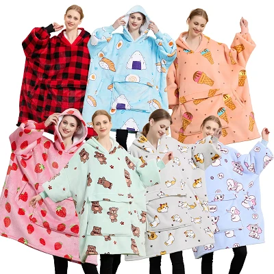 Hoodie selimut yang terlalu besar